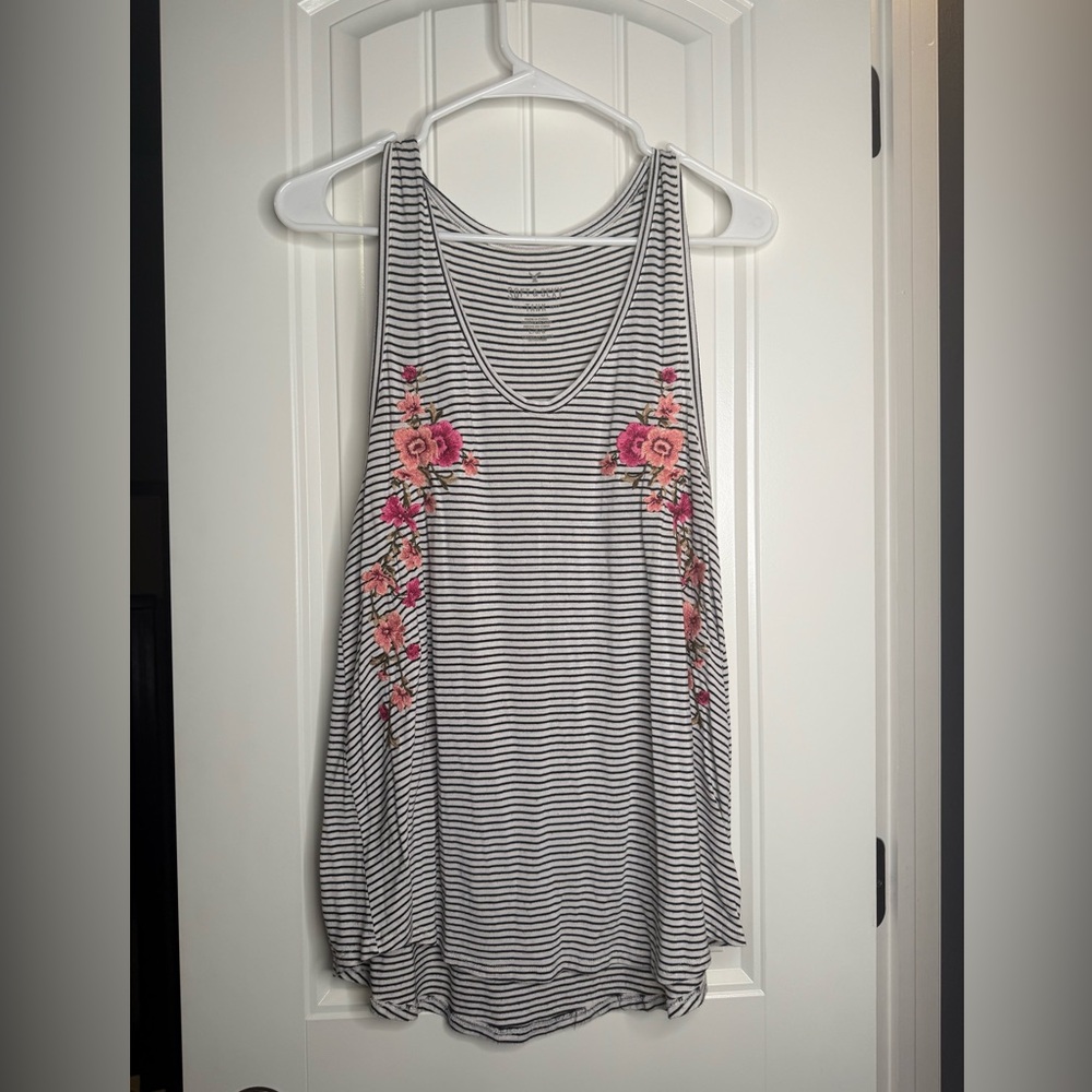 AE Soft and Sexy tank top with floral embroidery 
Size L